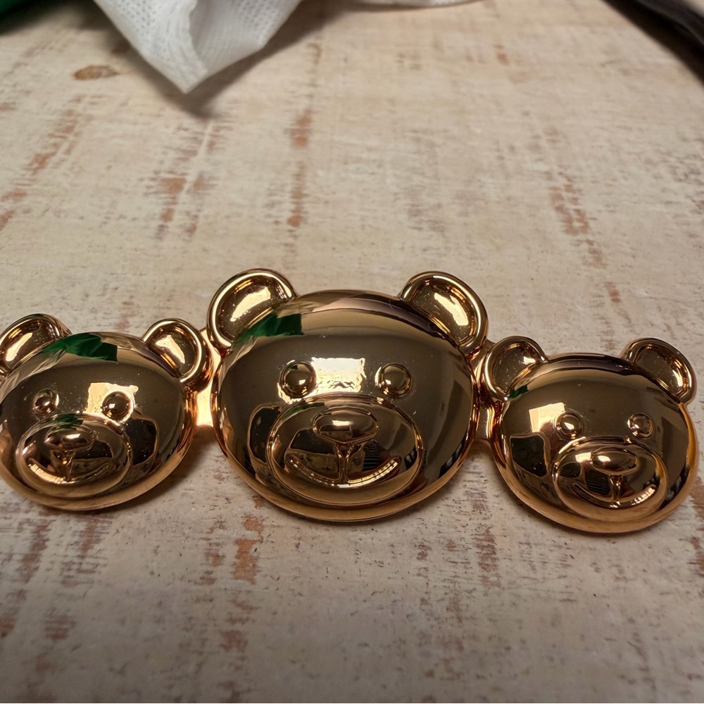 Moschino
Teddy Bear brooch